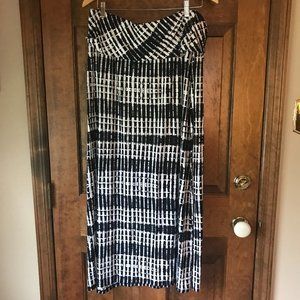 Calvin Klein Black/White Abstract Print Pull-On Maxi Skirt w/Overlay at Waist 3X